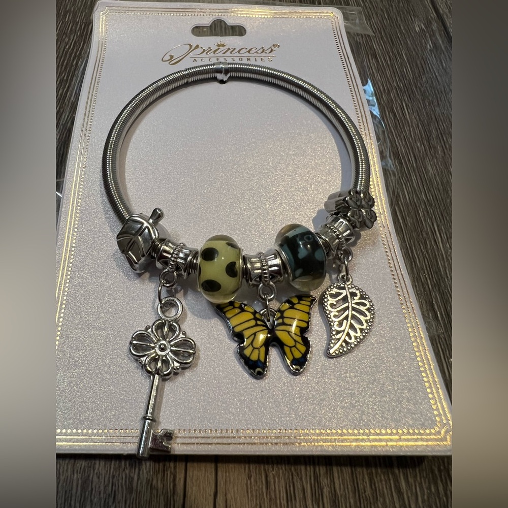 Silver Boho Butterfly & Key Charm Bracelet NWT Princess Accessories Stackable - Picture 1 of 3